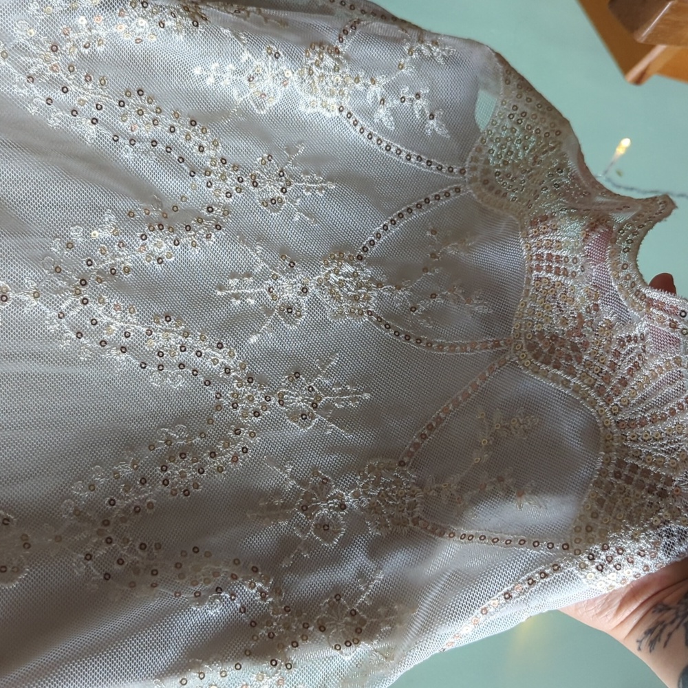 Italian made embroidered overlay dress - Picture 4 of 6